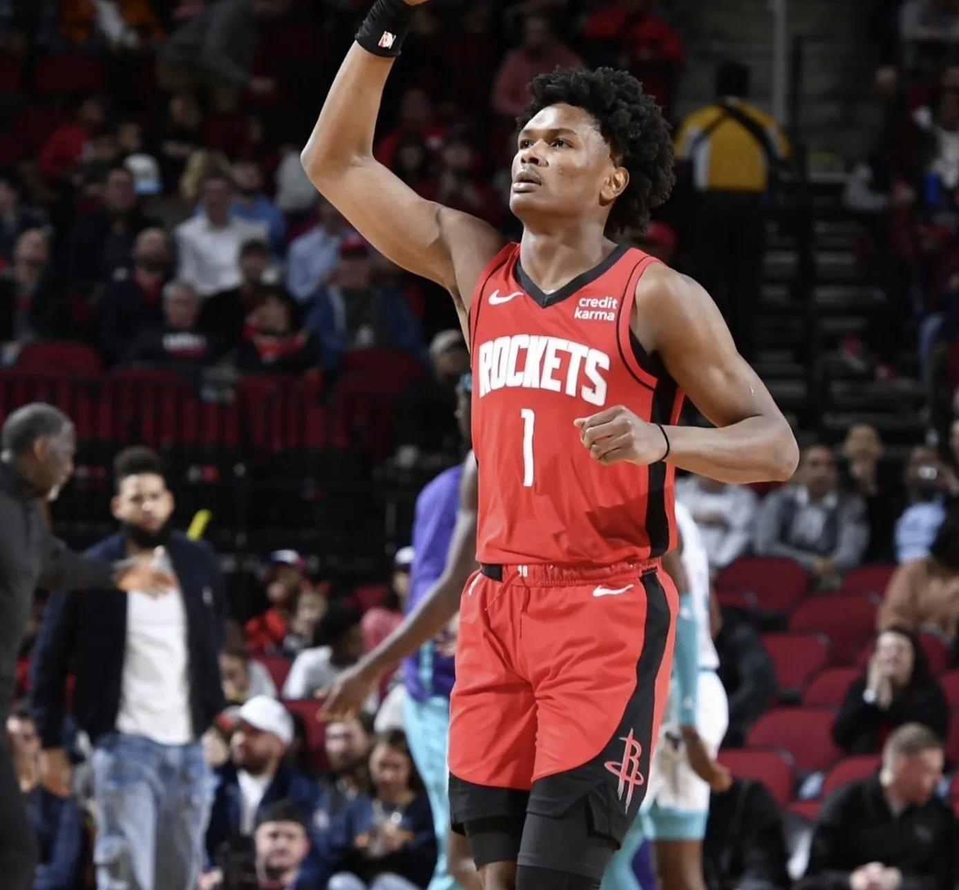 赛地聚焦——NBA常规赛关键时刻热度飙升，夏洛特黄蜂刷新队史纪录，更衣室稳定，阵容厚度经受考验的简单介绍